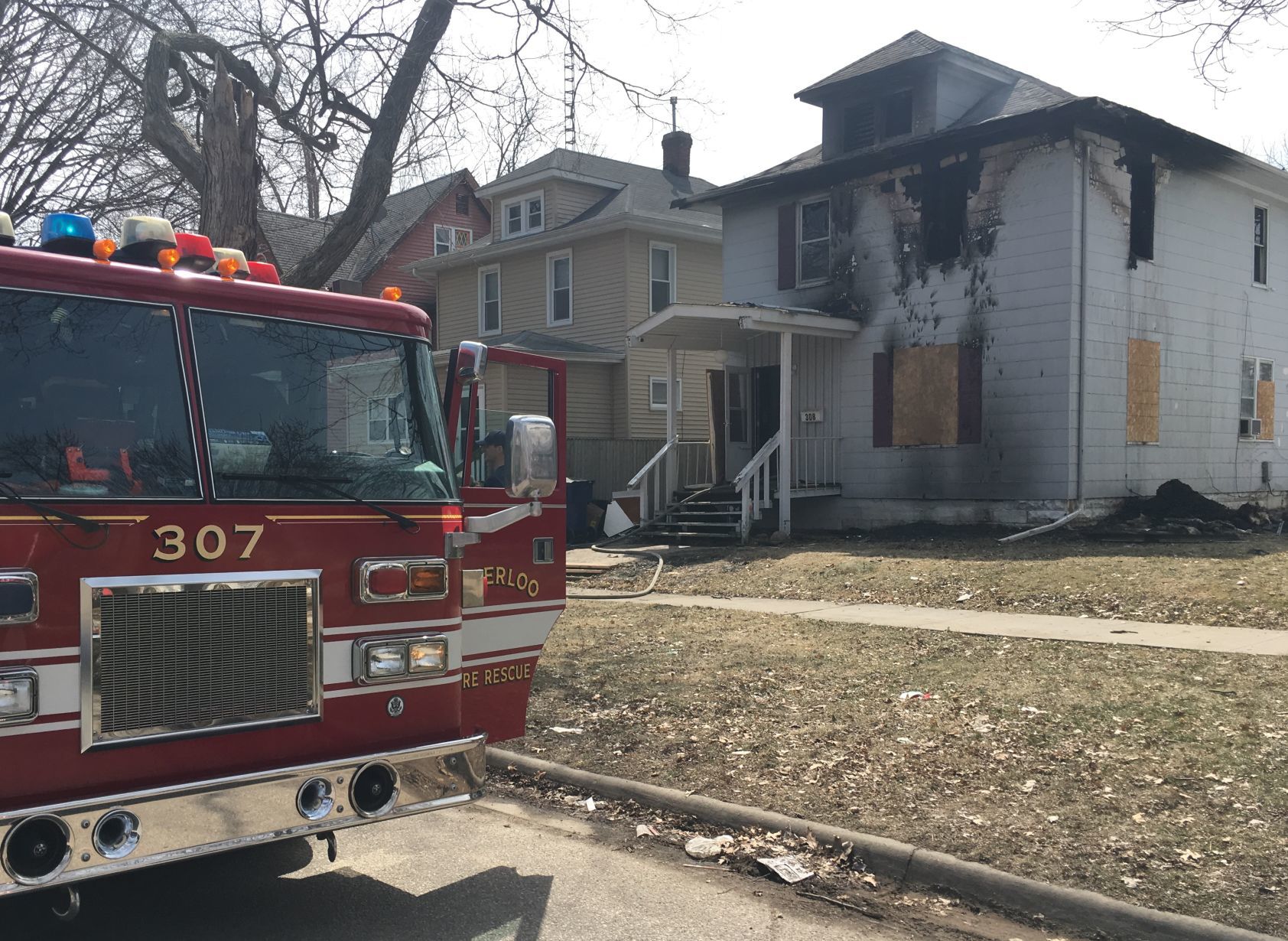 040518jr-locust-fire-1